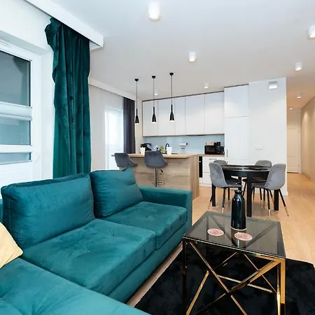The Highest Penthouse In Lodz On B&B-Freeparking Exterior photo