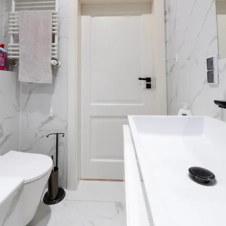 The Highest Penthouse In Lodz On B&B-Freeparking Exterior photo